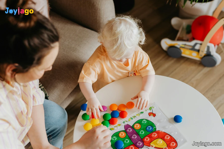 Dạy Con Tự Giác Học: Ứng Dụng Montessori Tại Nhà 1 day con tu giac hoc ung duc phuong phat Montessori tai nha