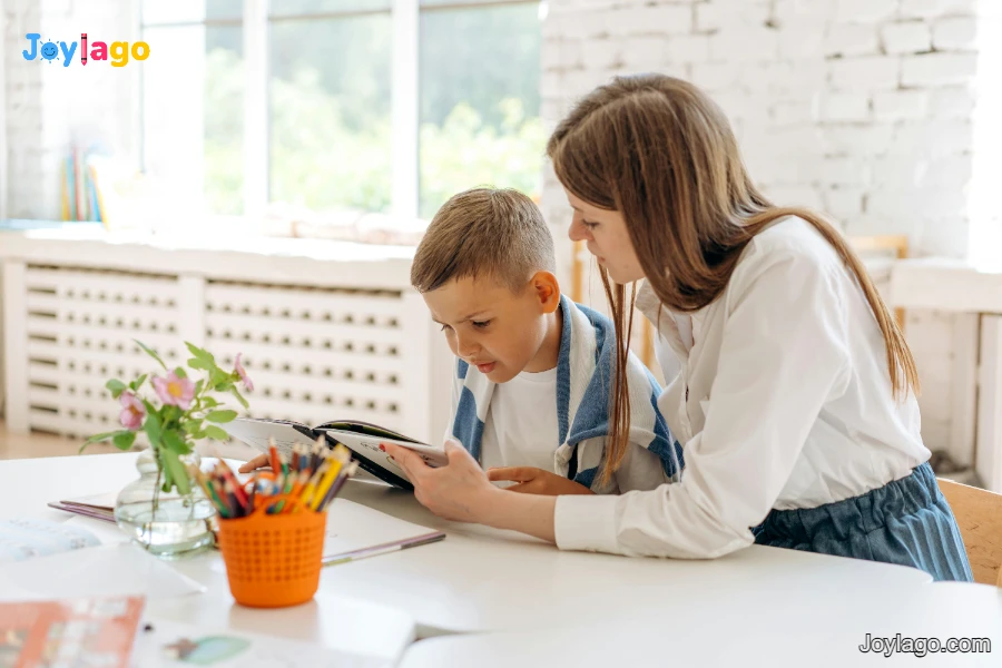 Ba Mẹ Nói Gì Để Con Tự Tin Và Có Động Lực Học? 2 sach hay cho tre hoc cach doc sach tu nguoi do thai